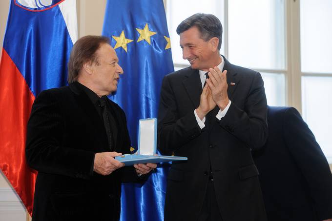 Predsednik Republike Slovenije Borut Pahor vročil državno odlikovanje red za zasluge Alfiju Nipiču